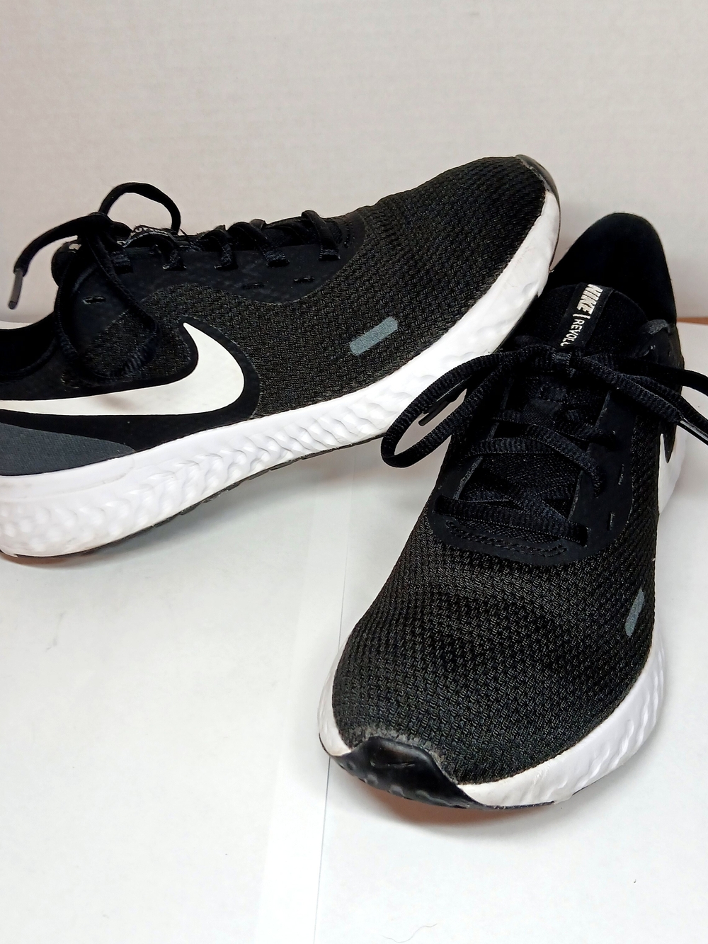 Nike Revolution 5 Black White Womens Running Shoes Sz 7 Sneakers BQ3207-002